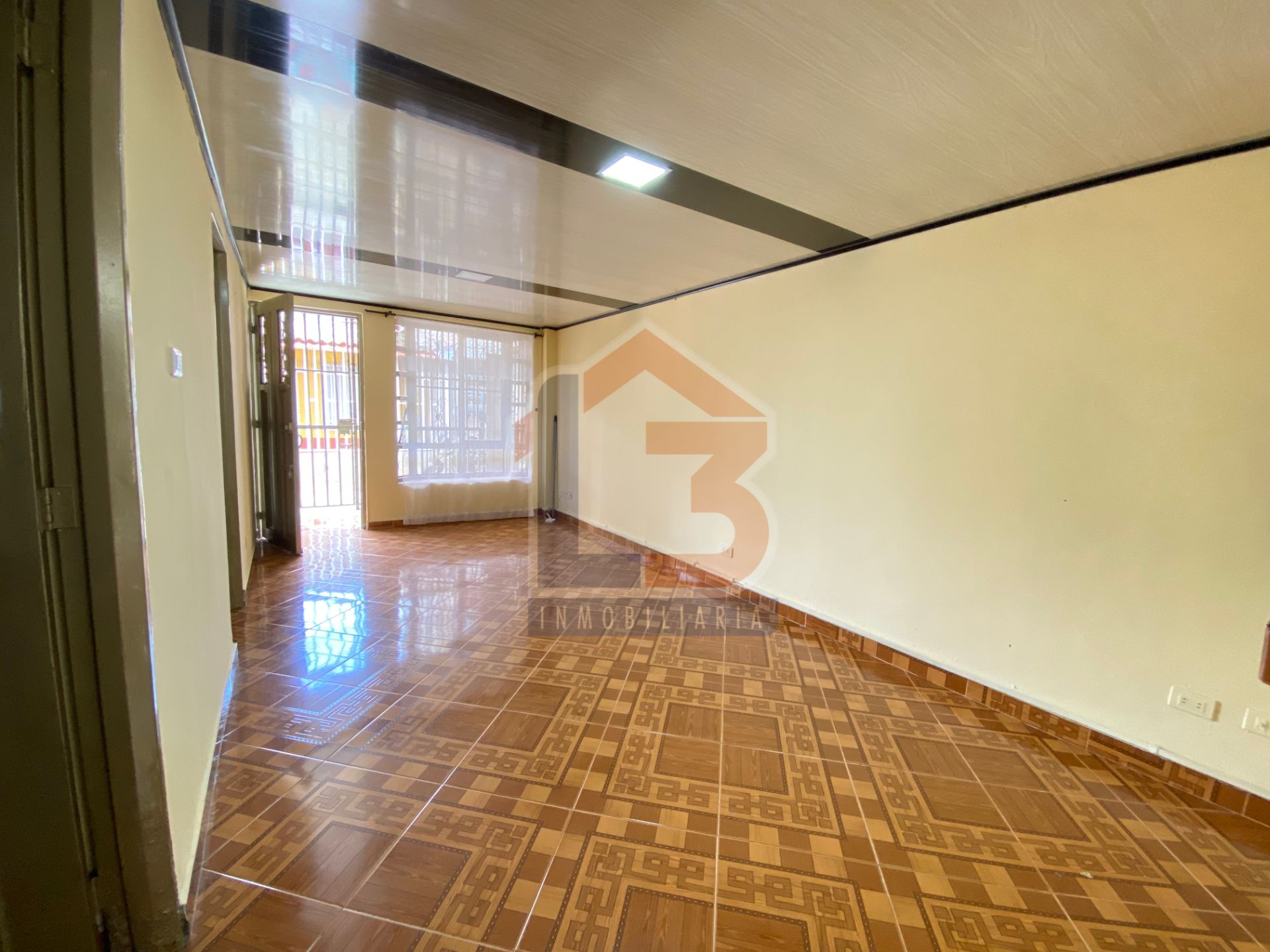 SE VENDE CASA SECTOR LAS AMERICAS 2..jpg