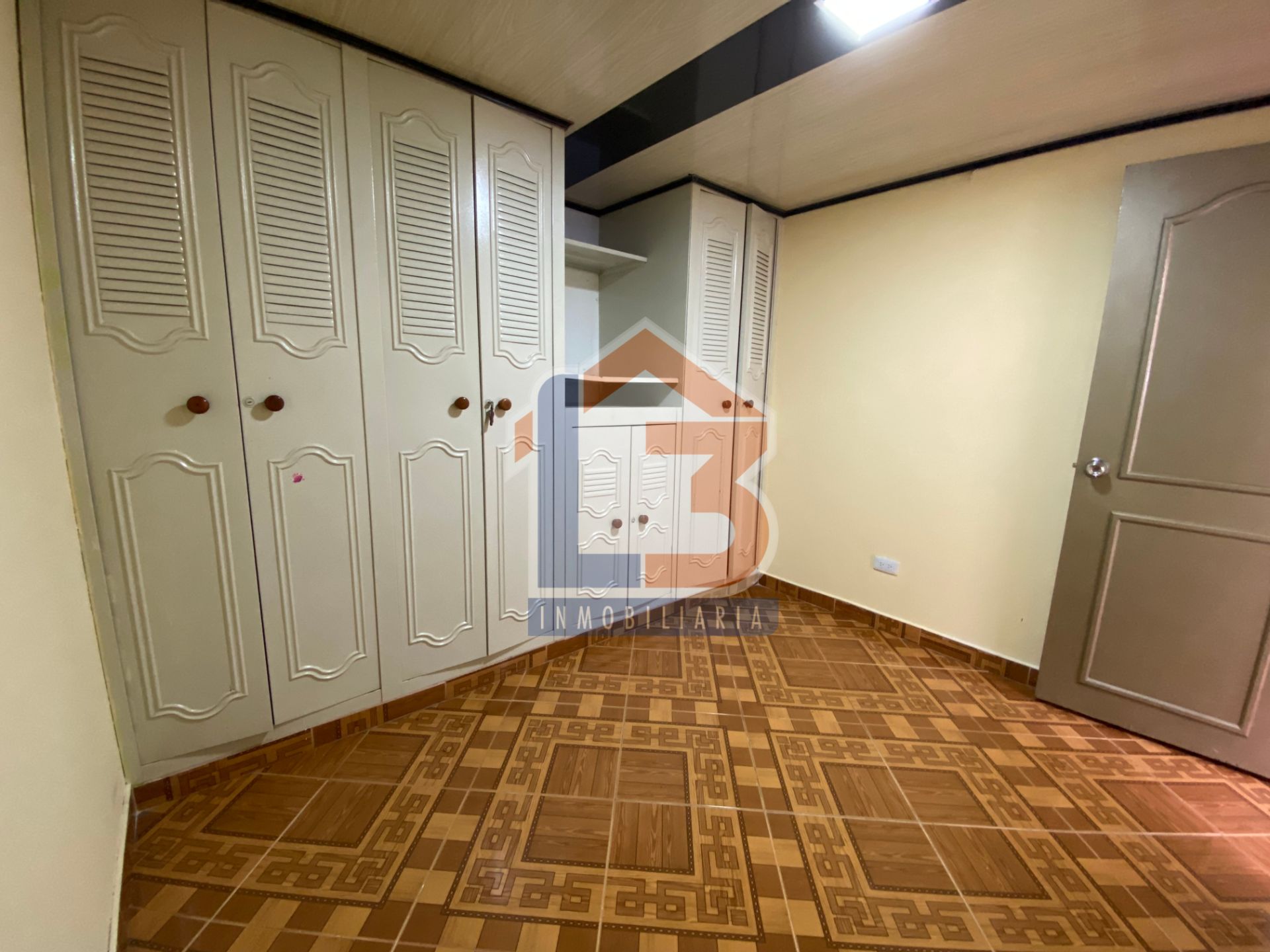 SE VENDE CASA SECTOR LAS AMERICAS 14..jpg