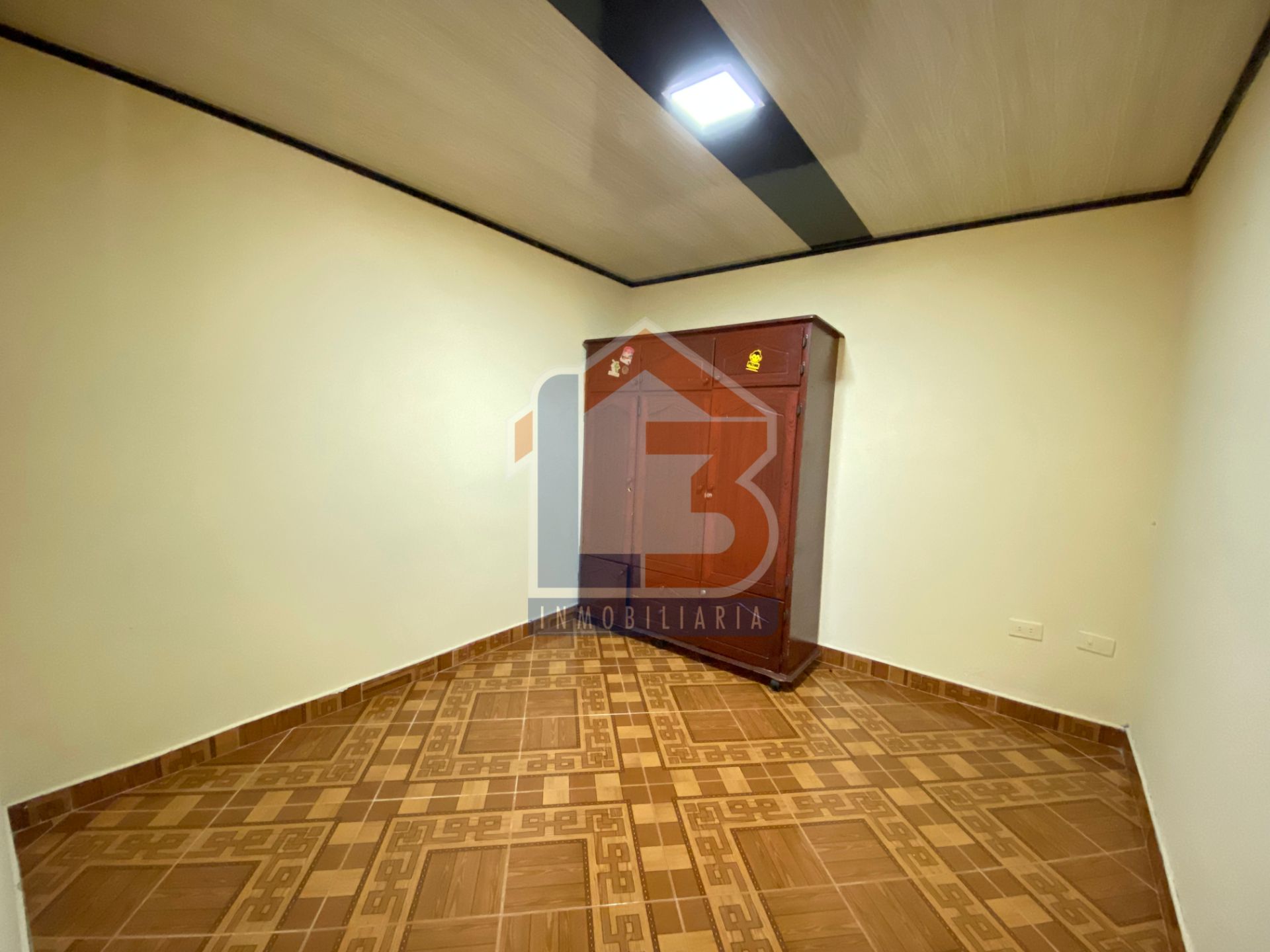 SE VENDE CASA SECTOR LAS AMERICAS 19..jpg