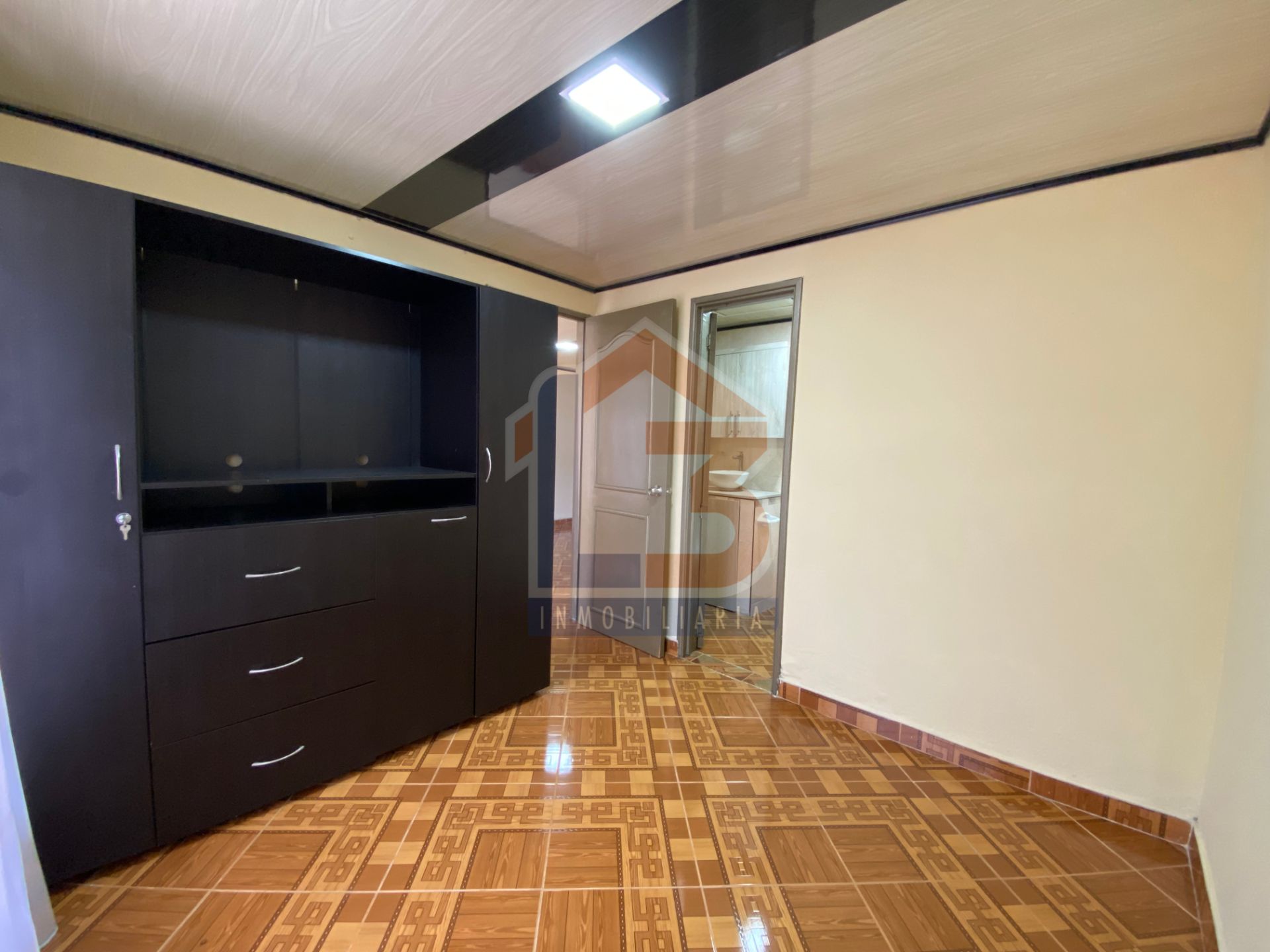 SE VENDE CASA SECTOR LAS AMERICAS 23..jpg