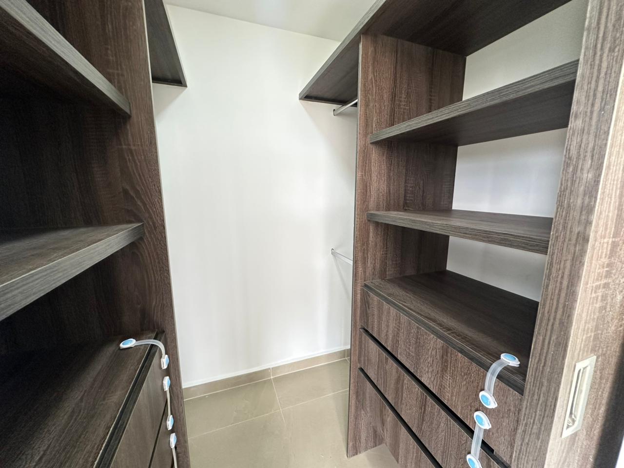 SE VENDE APTO EN AV. 19 NORTE 17..jpeg