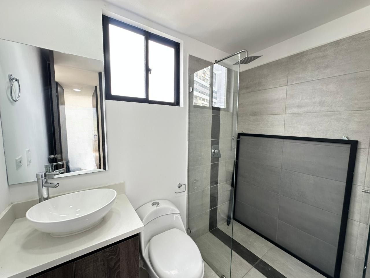 SE VENDE APTO EN AV. 19 NORTE 24..jpg