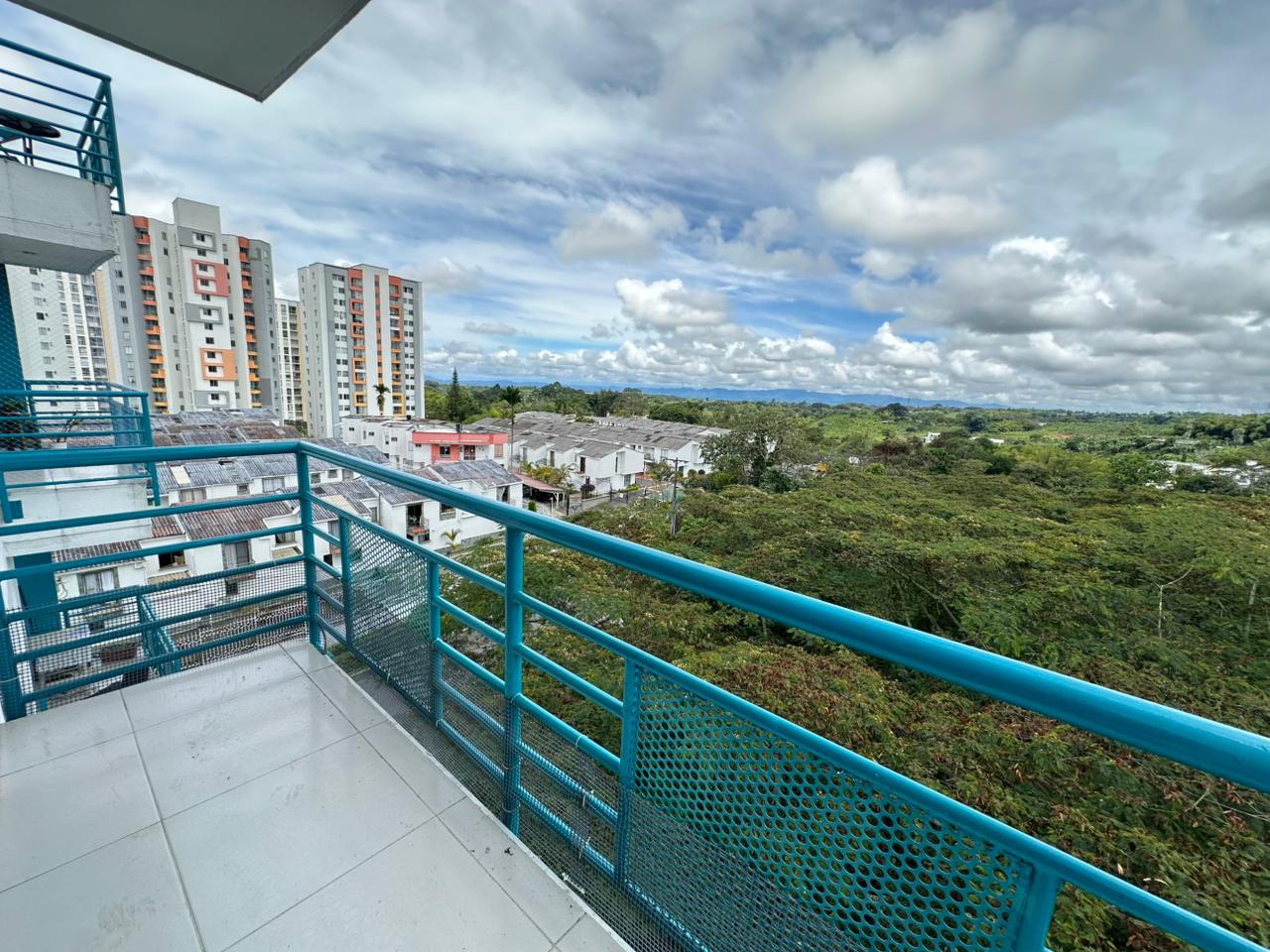SE VENDE APTO EN LA AV. 19 NORTE  8..jpeg