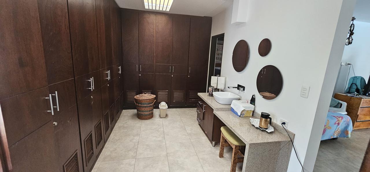 SE VENDE CHALET EN EL CARNERO (10).jpg