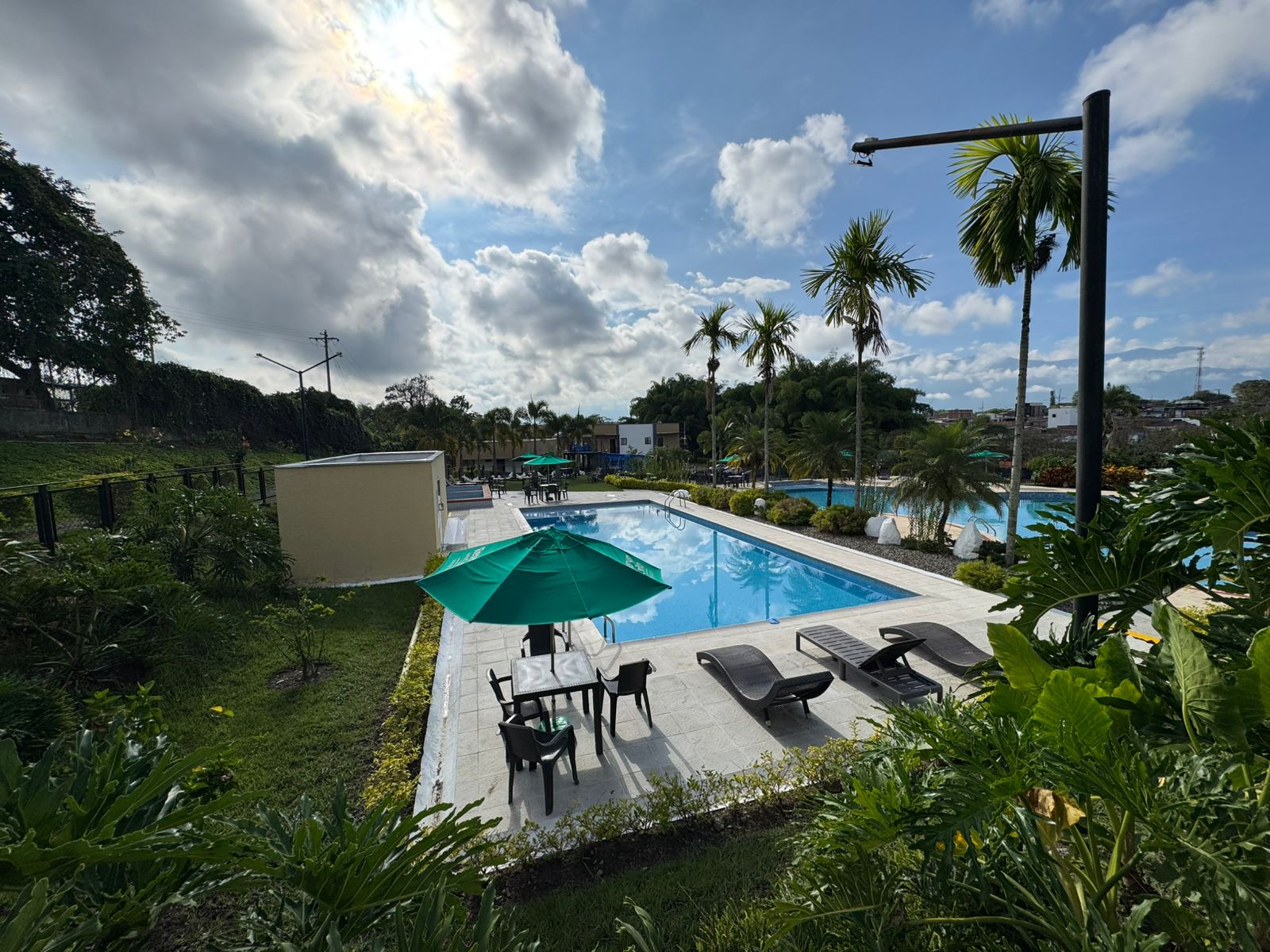 SE VENDE APARTASOL EN LA TEBAIDA  25..jpeg