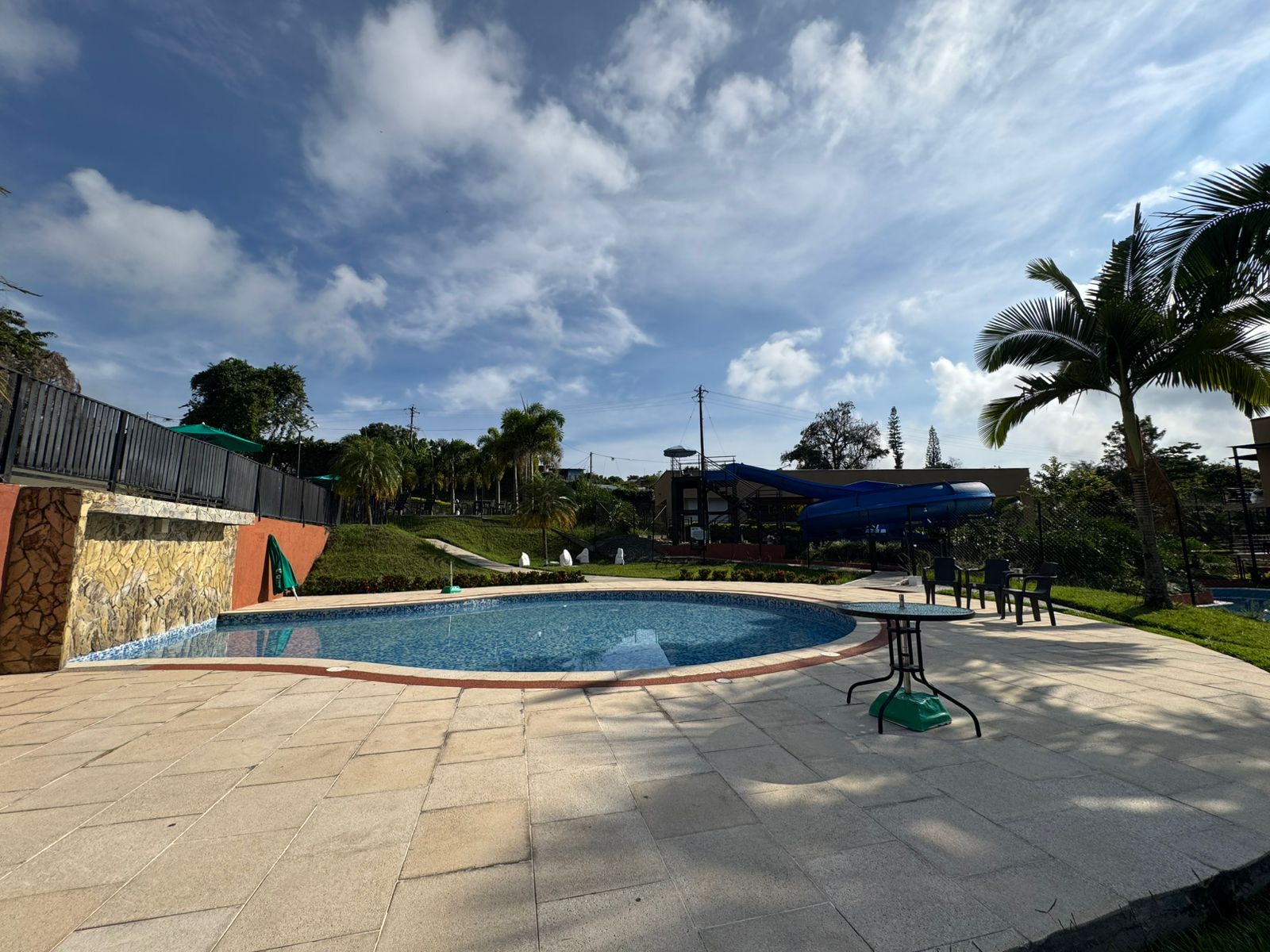 SE VENDE APARTASOL EN LA TEBAIDA  28..jpeg