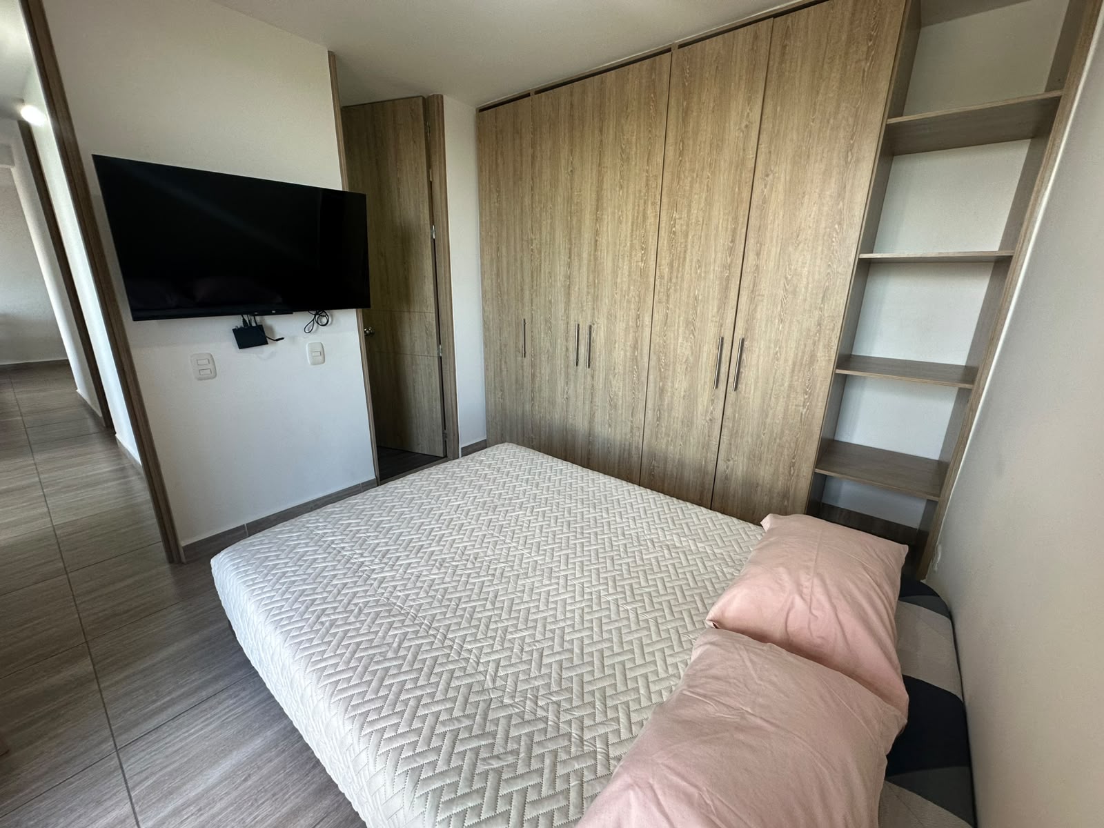 HERMOSO APARTAMENTO EN LA AV 19 NORTE  (19).jpeg