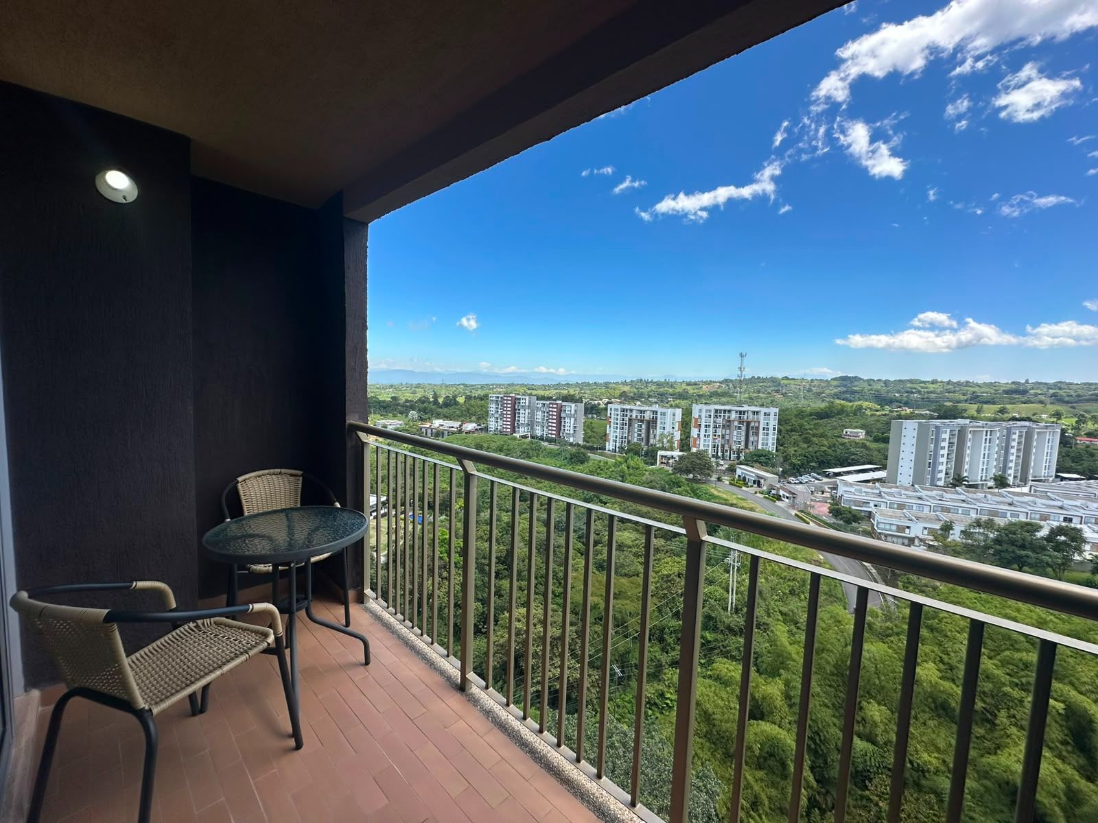 HERMOSO APARTAMENTO EN LA AV 19 NORTE  (57).jpeg