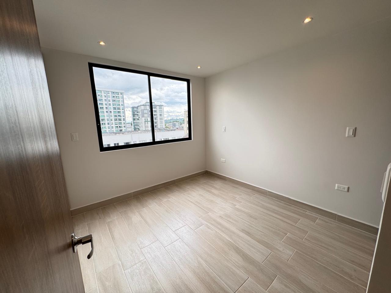 SE VENDE APARTAMENTO EN LA CASTELLANA  10..jpeg