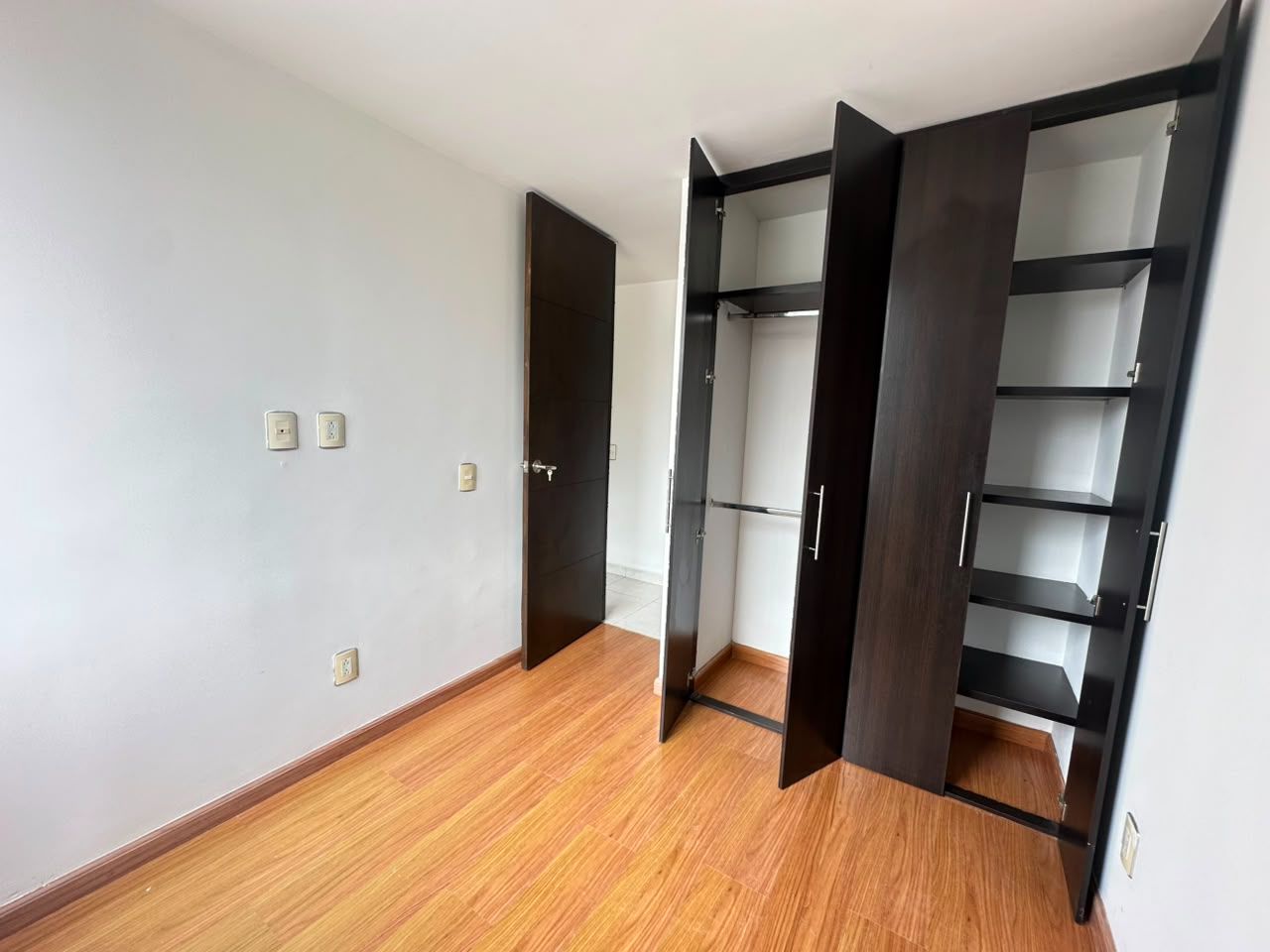 SE VENDE APARTAMENTO EN AV. 19 NORTE  14..jpeg
