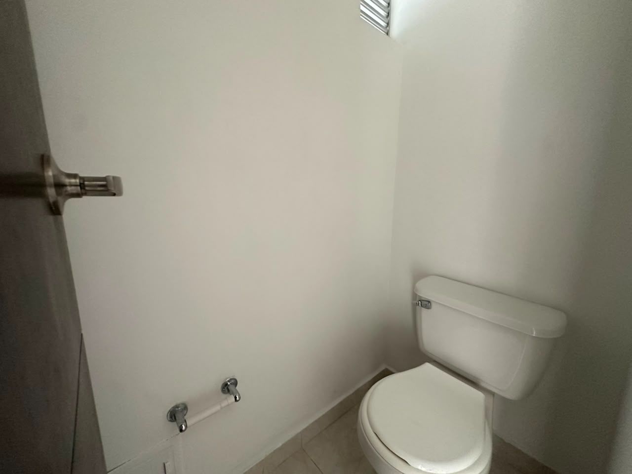 SE VENDE APARTAMENTO EN AV. 19 NORTE  17..jpeg