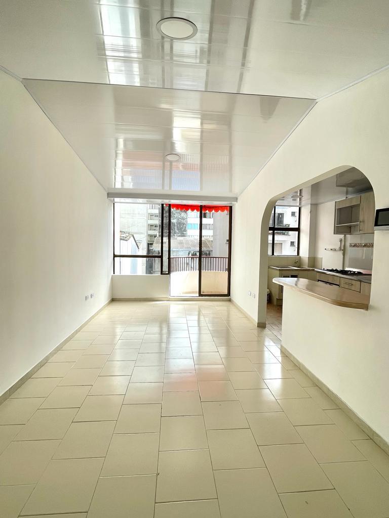 SE VENDE APTO EN EL CENTRO  1..jpg