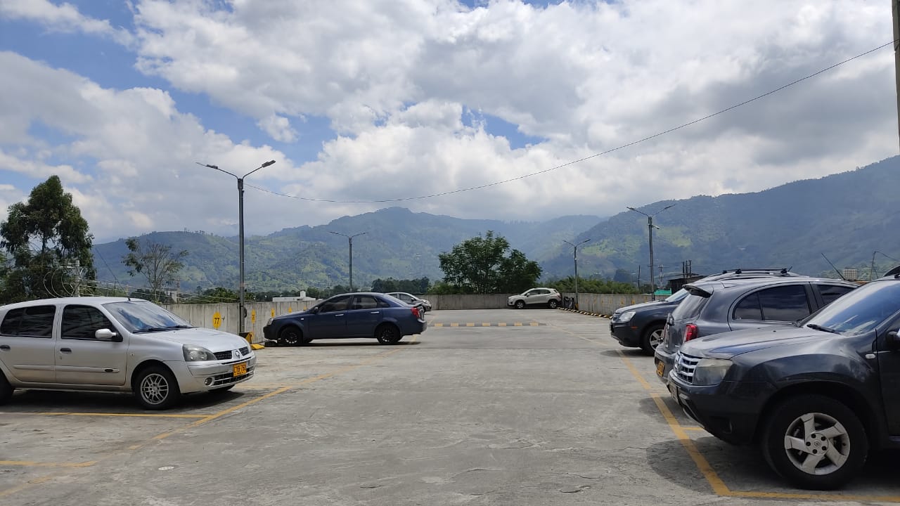 0e2ab9e0-293d-40c9-b171-e319dbb7a362.jpg